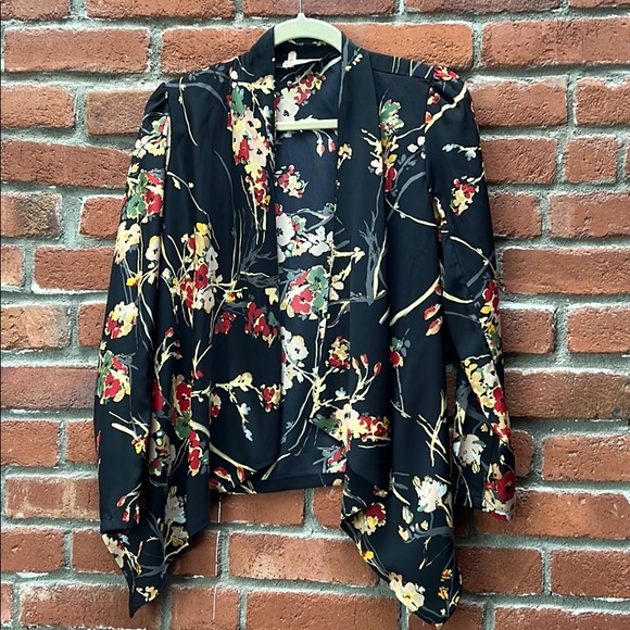 Floral jacket - Picture 1 of 4